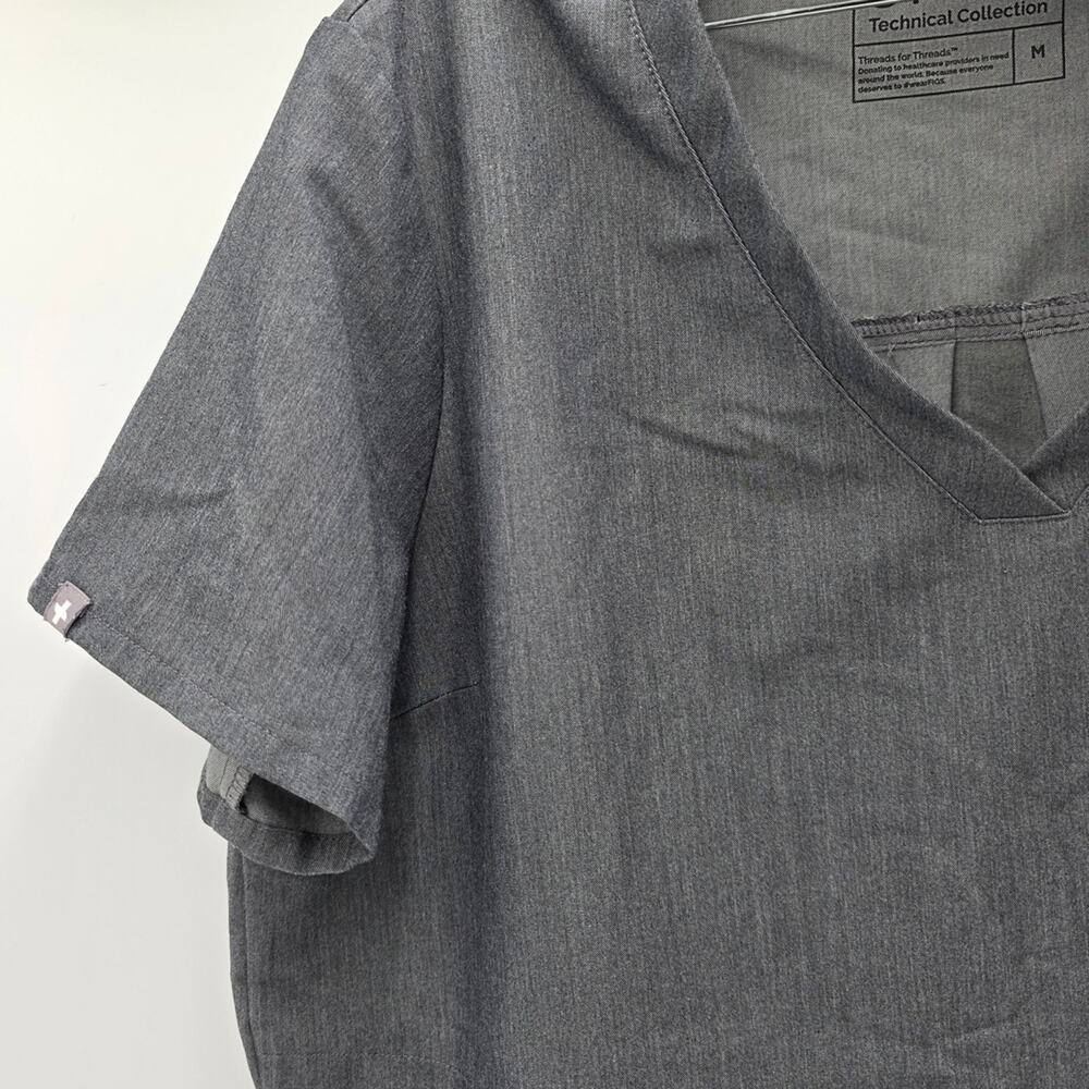 FIGS Casma Three-Pocket Scrub Top Gray Technical Collection Women's M‎ - Picture 4 of 15